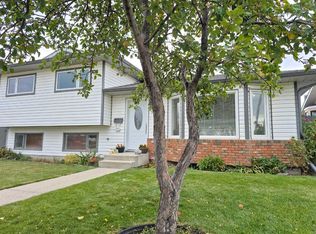 5715 W 58th Ave, Olds, AB T4H 1K4
