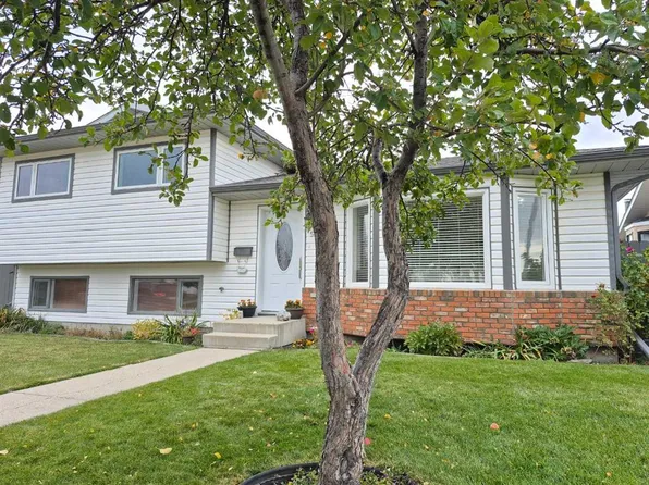 5715 W 58th Ave, Olds, AB T4H 1K4