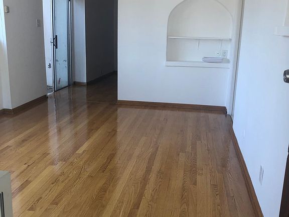 4th image of 6152 Glen Tower St