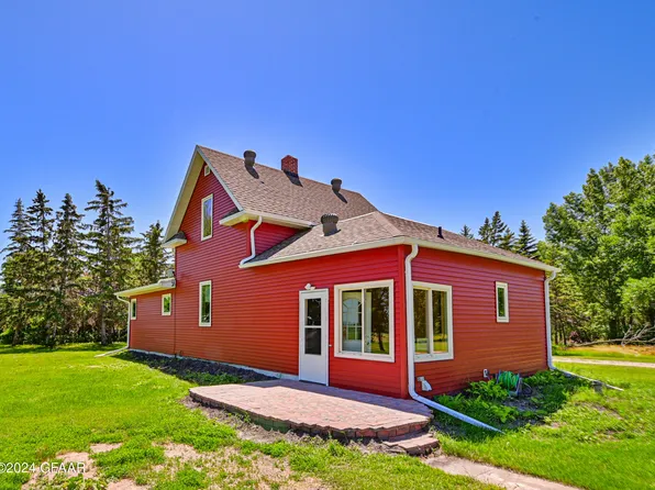 45832 140th St NW, East Grand Forks, MN 56721