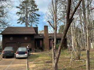 615 Jefferson Dr, Palmyra, VA