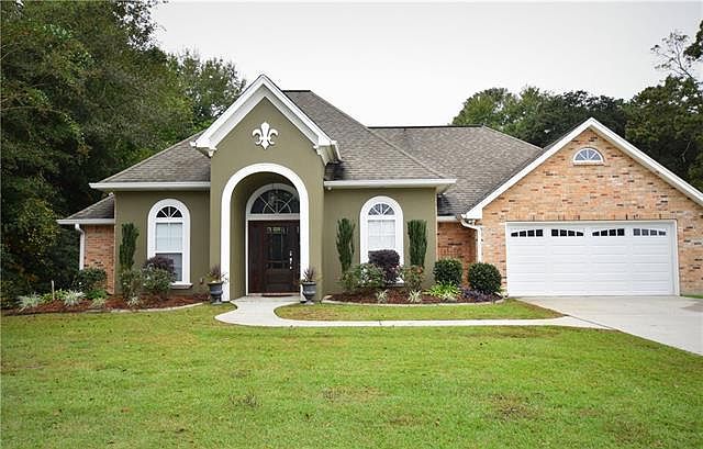 1st image of 64533 Barrington Ct