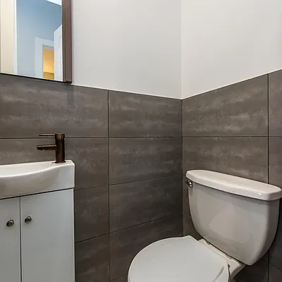 Rented by Nooklyn NYC LLC | media 13