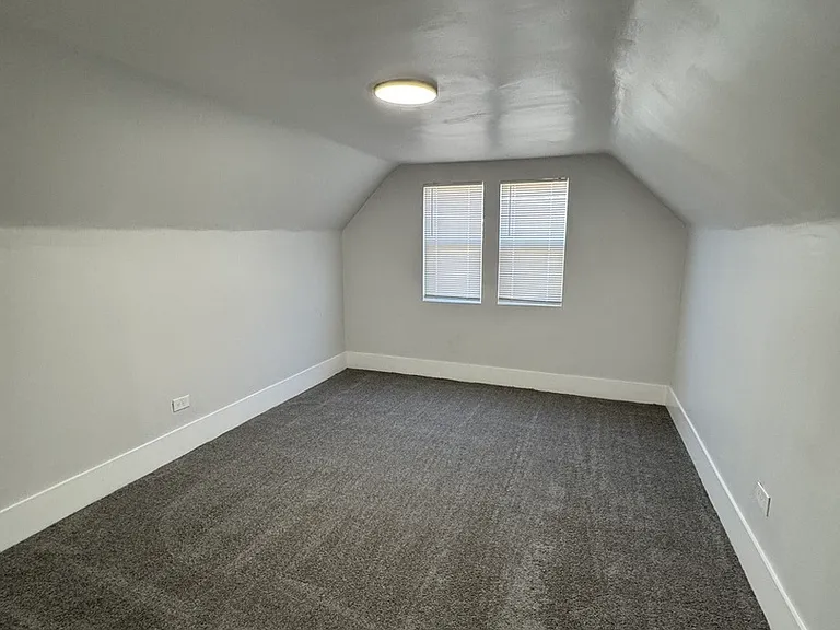 11578 S Perry Ave — Photo 8