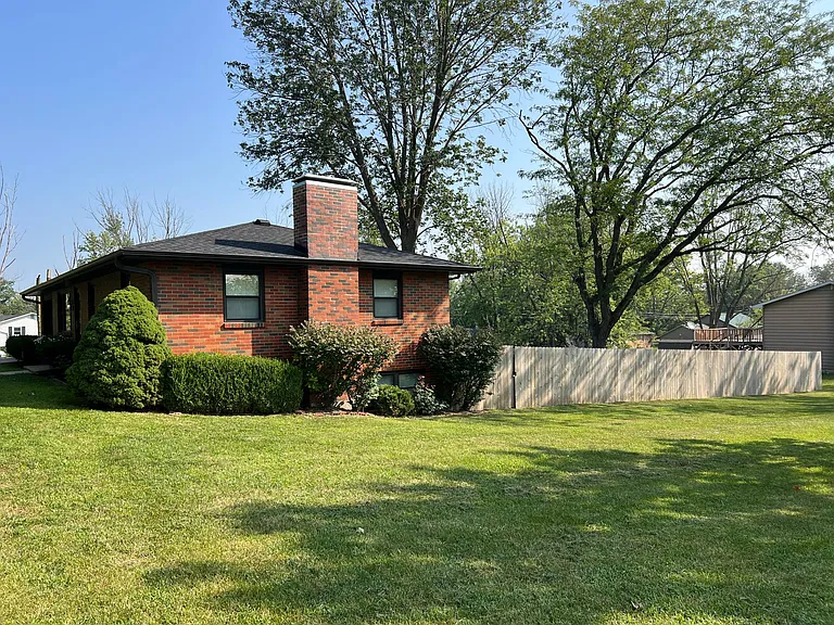 800 N West Park Ln — Photo 3
