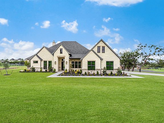 2nd image of 123 Club House Dr