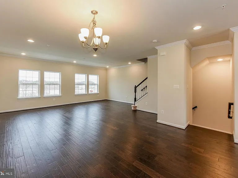 7443 Saint Margarets Blvd — Photo 6