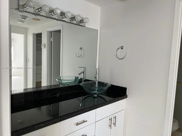 500 Bayview Dr #620 — Photo 28