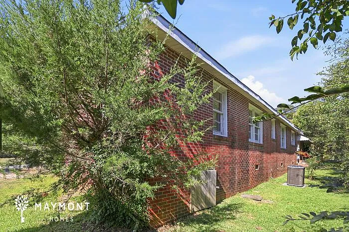 3 bed, 1.5 bath, 1500 sqft, $1,395 — Photo 3