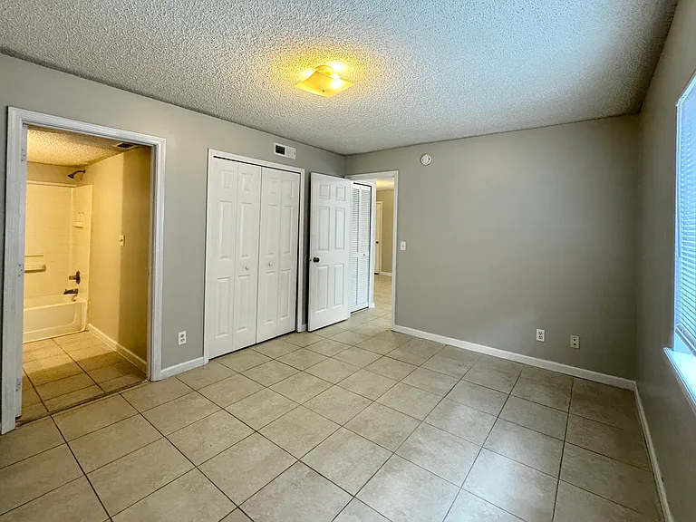 Cedar Creek Apartments — Photo 6