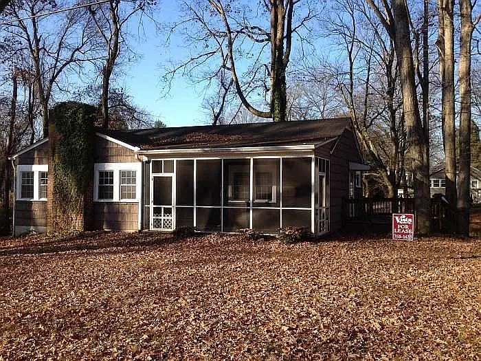 3 bed, 1227 sqft, $1,350 — Photo 1
