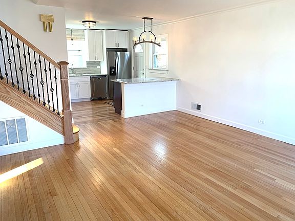 5th image of 7429 W Ainslie St