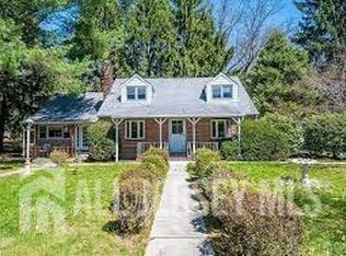 4 Patrick St FLOOR 2, East Brunswick, NJ 08816