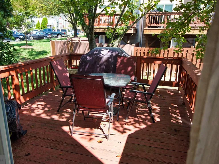 5901 Saint Giles Way — Photo 11