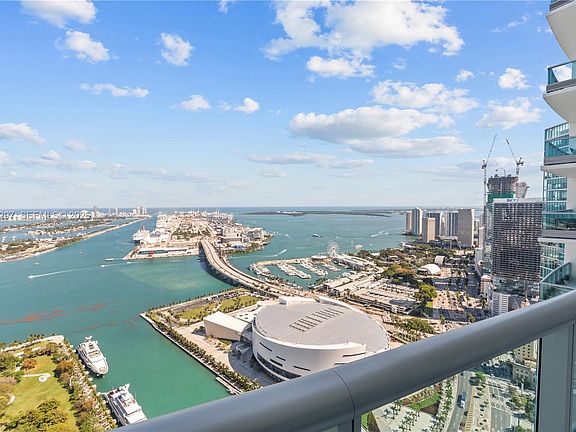 3rd image of 900 Biscayne Blvd APT 5602