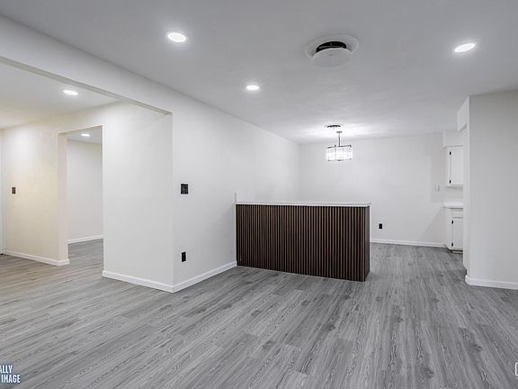 5th image of 1112 San Vicente Dr