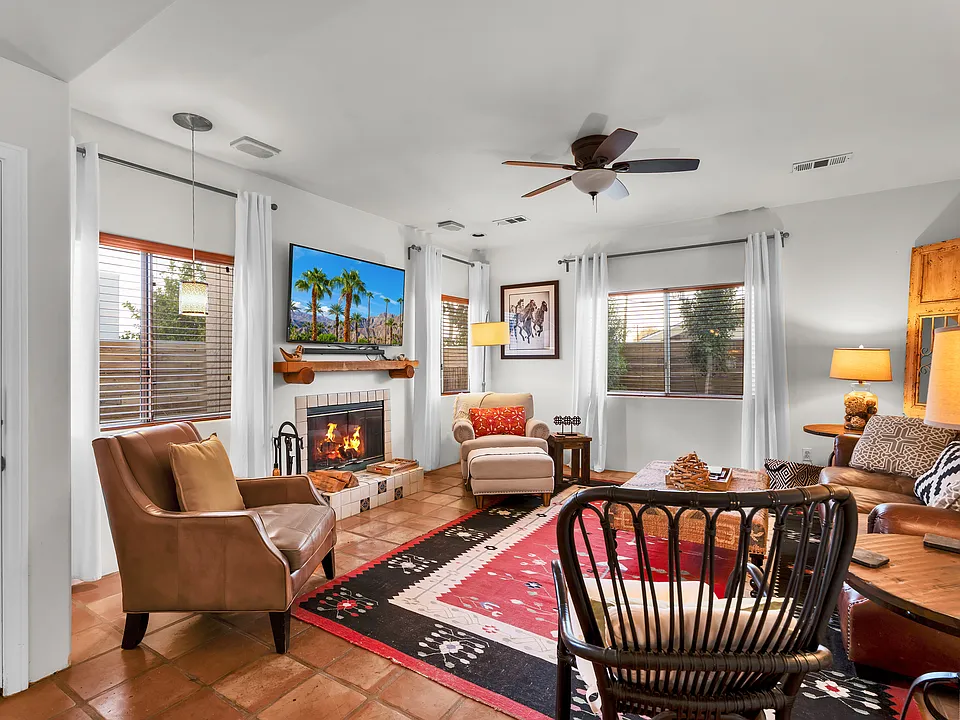 52420 Avenida Juarez