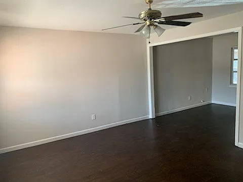 438 W Phillips Ct — Photo 11