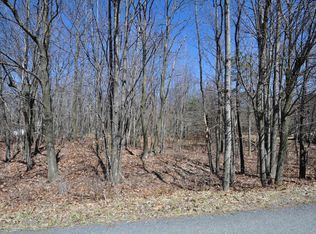 Sycamore Ln, Long Pond, PA 18334