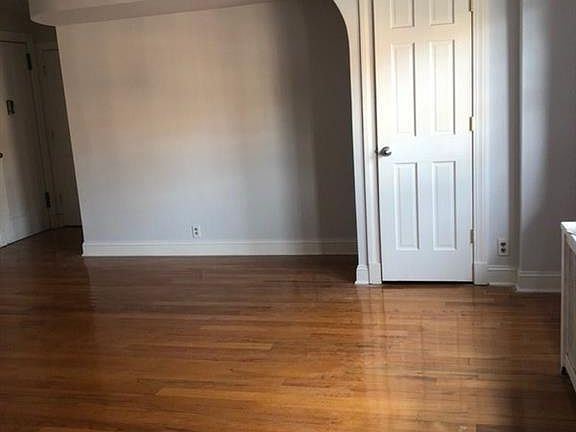 5th image of 604 Tompkins Ave #E15