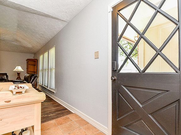 3rd image of 7242 Skylight Ln