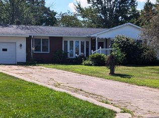 633 Mineo Dr, Erie, PA