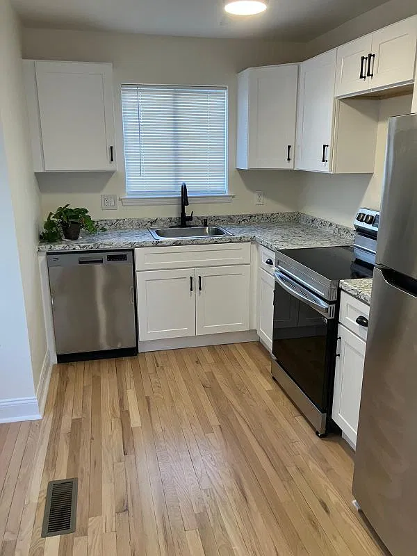 1 bed, 1.0 bath, 584 sqft, $2,350 — Photo 4