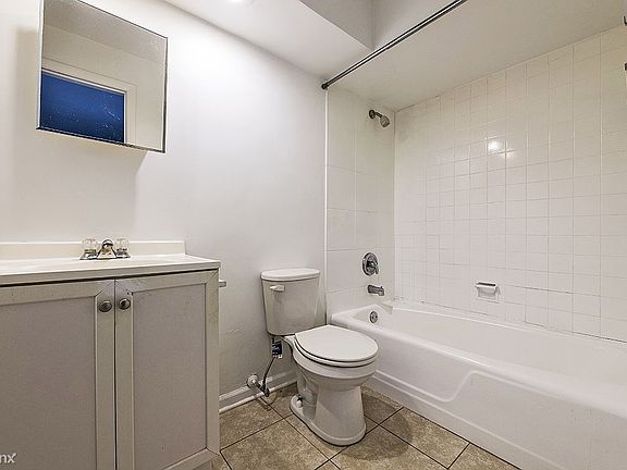 14138 S School St Apartments Chicago Bathroom_01