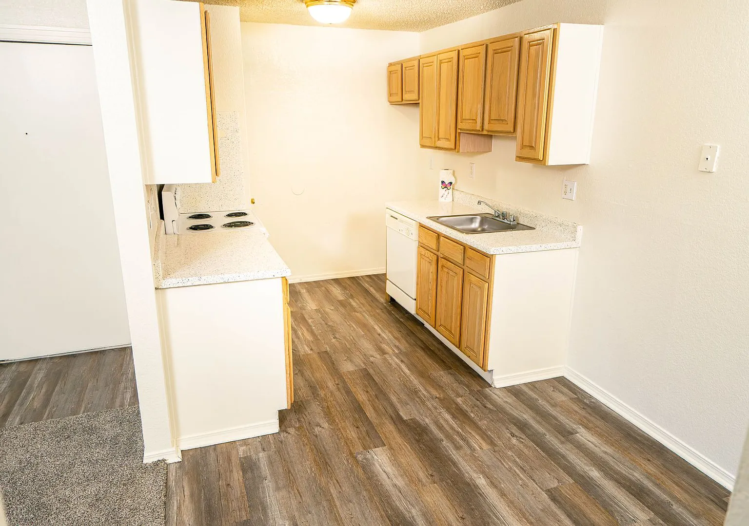 Tamarack Place Apartments — Photo 4