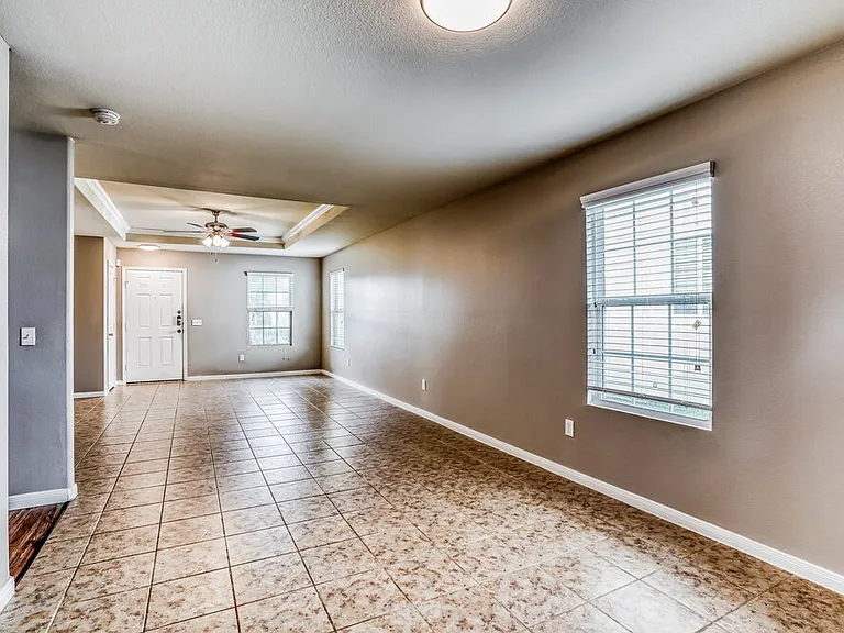 6450 Dayridge Ln — Photo 6