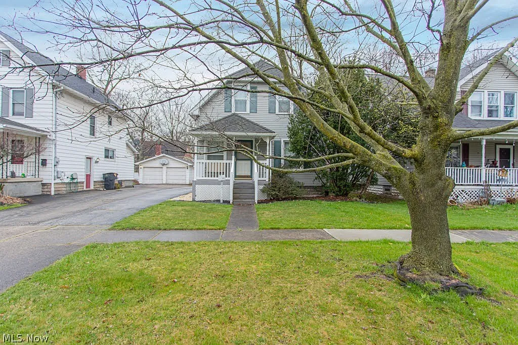 321 Kenilworth Ave NE photo 1