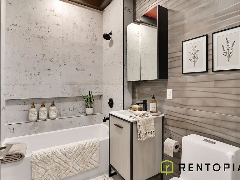 540 Driggs Ave #1B — Photo 7