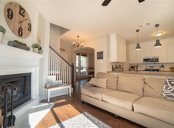 3rd image of 1768 Massey Dr