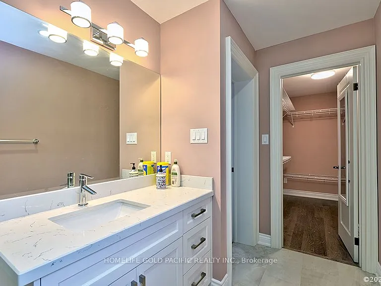 48 Havagal Cres — Photo 29