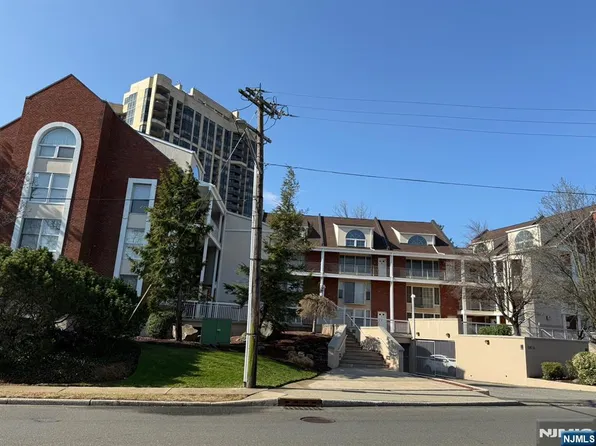1018 Palisade Ave APT 15, Fort Lee, NJ 07024