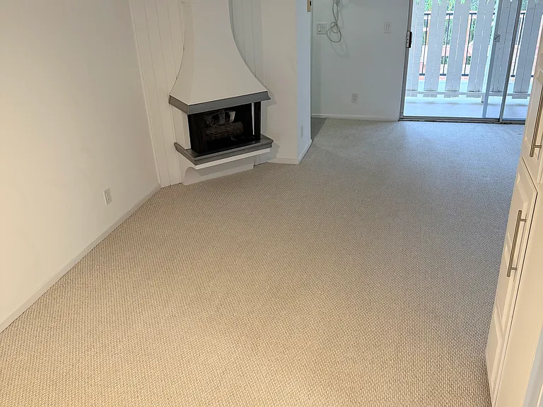 2250 N Beachwood Dr #203 — Photo 3