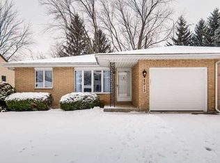 2013 Monday Dr, Elgin, IL 60123