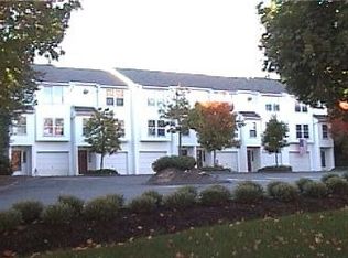 380 Hitchcock Rd UNIT 221, Waterbury, CT 06705