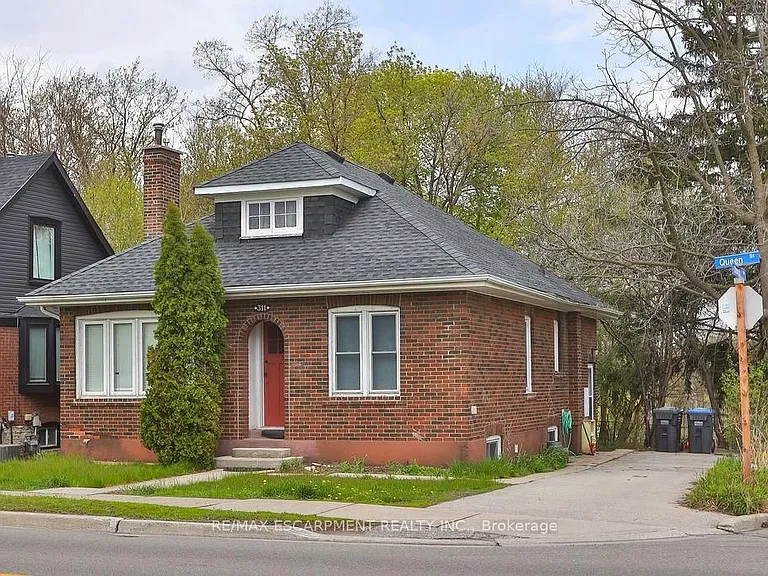311 Queen St S — Photo 1