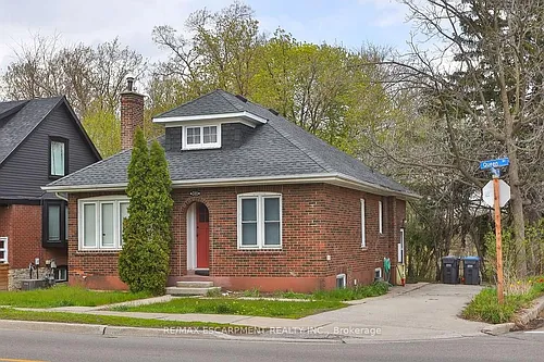 311 Queen St S Photo 1
