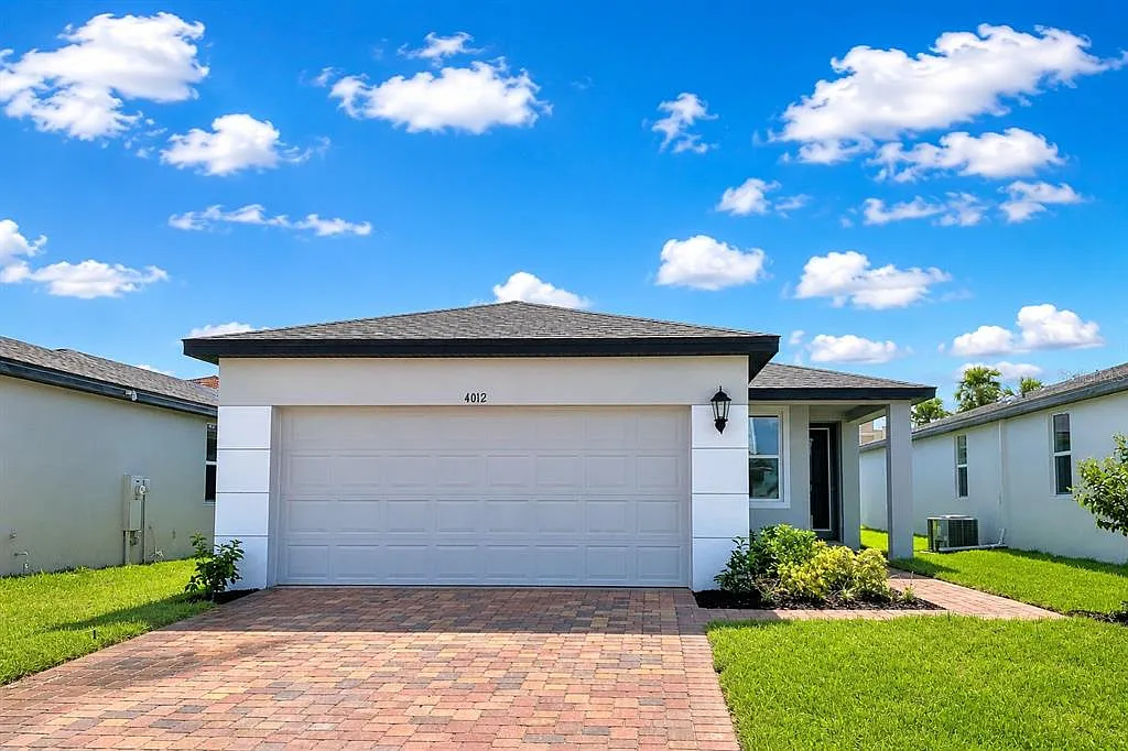 4 bed, 2.0 bath, 1688 sqft, $2,150 — Photo 1