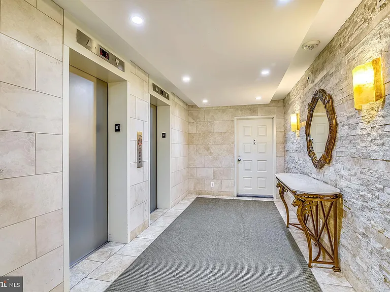 8370 Greensboro Dr #422 — Photo 31