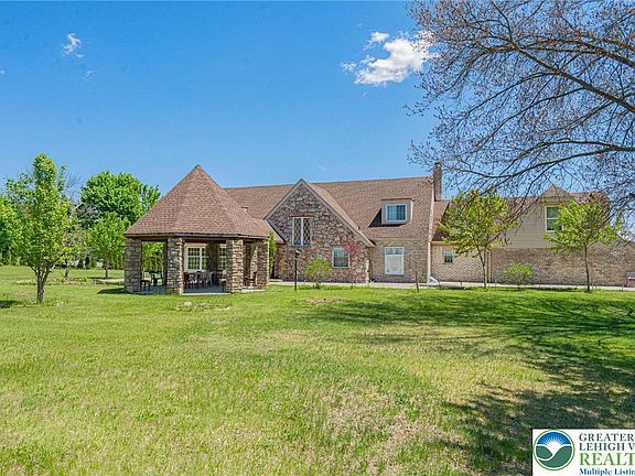 2nd image of 3609 Windy Rd