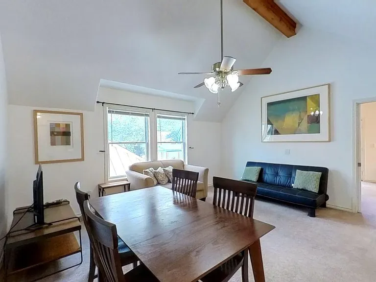 433 W San Antonio St #F — Photo 4