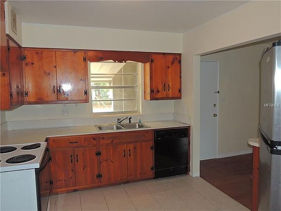 5th image of 400 E Bennett Ave