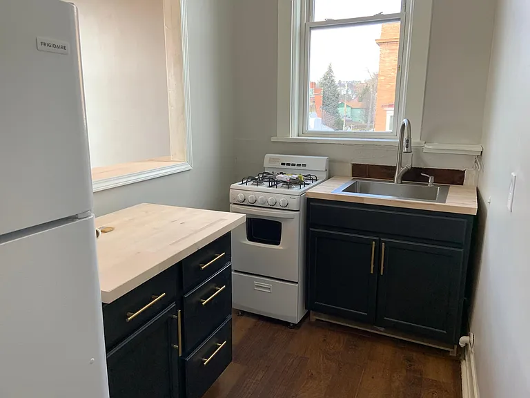 538 Lincoln Ave #5 — Photo 3