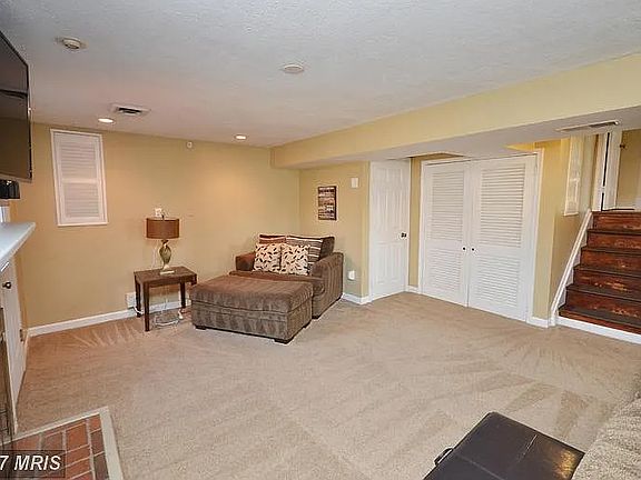 4th image of 4209 Newport Dr