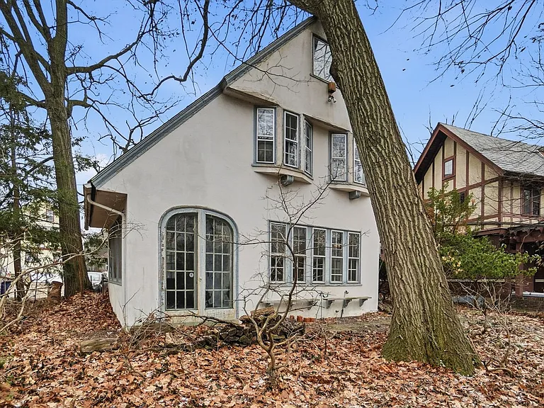 2104 Iuka Ave — Photo 2
