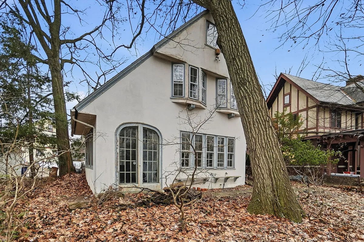 Building Photo - 2104 Iuka Ave