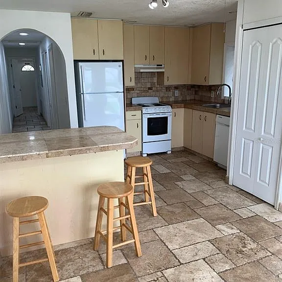 1908 S Ocean Shore Blvd #B — Photo 8